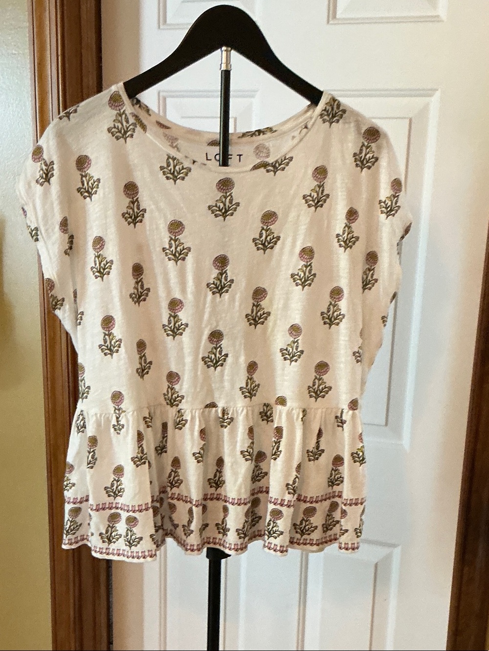 LOFT Cream Floral Ruffle-Hem Short Sleeve Tunic